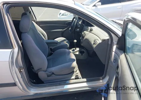 2001 Ford Focus Zx3 из США, поврежденный, VIN 3FAFP31381R177631